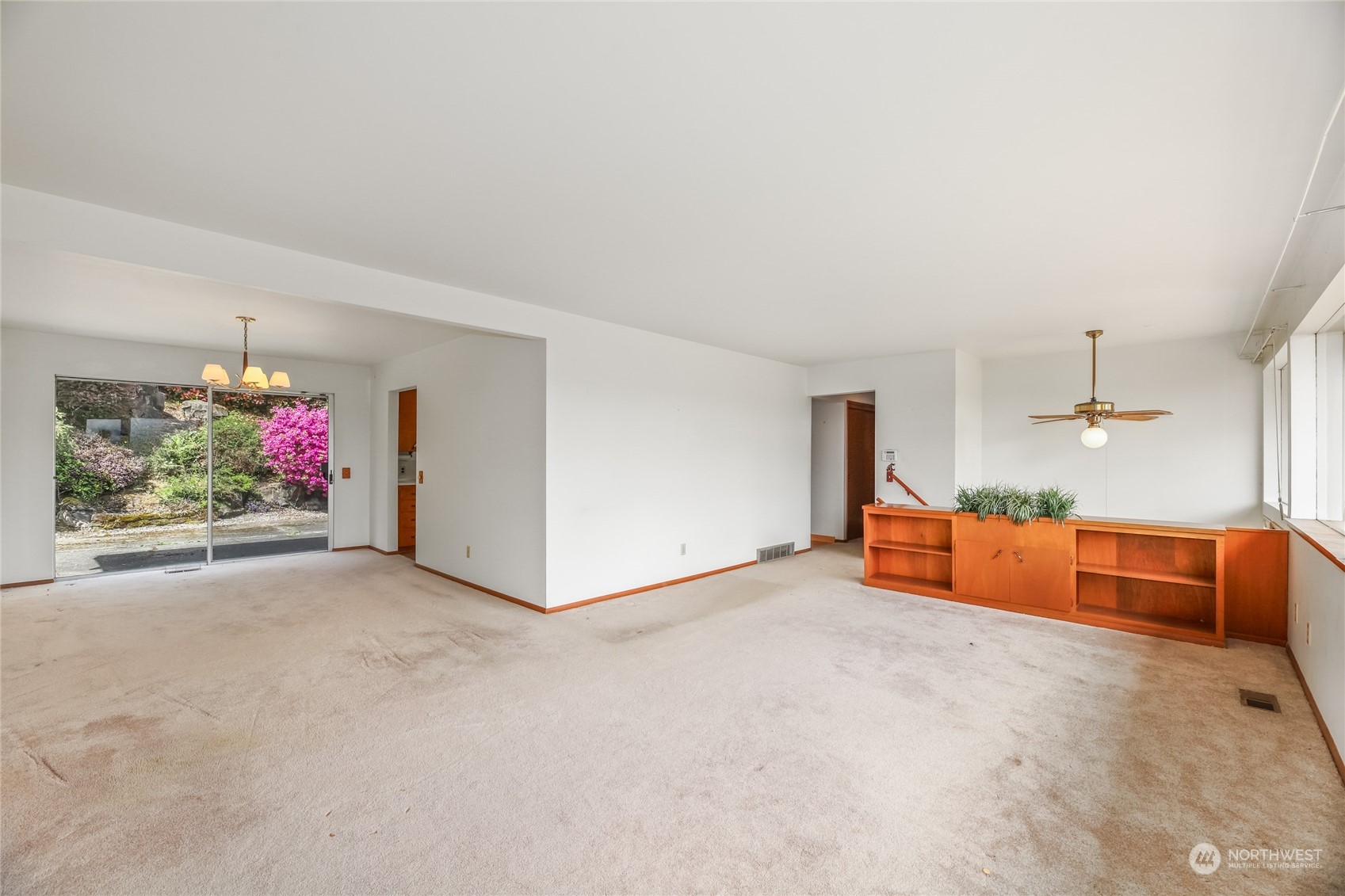 465 Stevens Avenue Northwest Renton, WA 98057 - Photo 5 of 26 Gallery Image 5