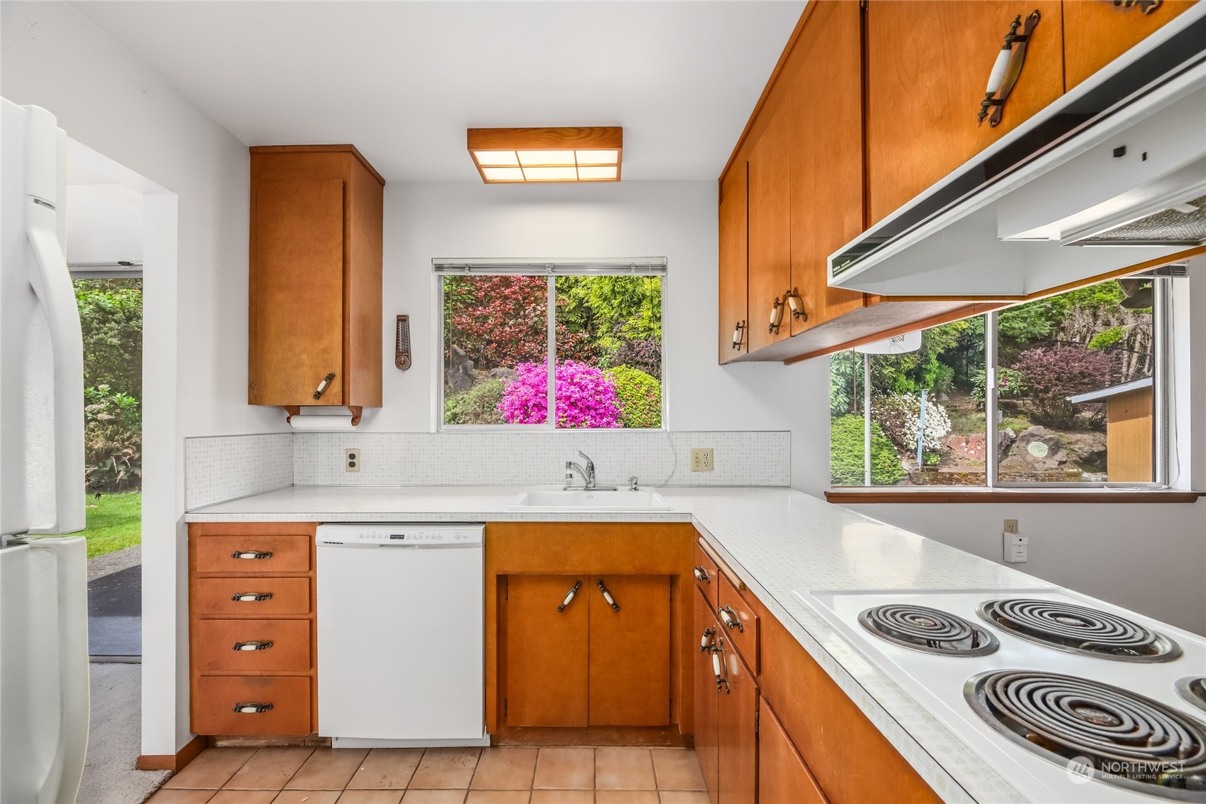 465 Stevens Avenue Northwest Renton, WA 98057 - Photo 7 of 26 Gallery Image 7
