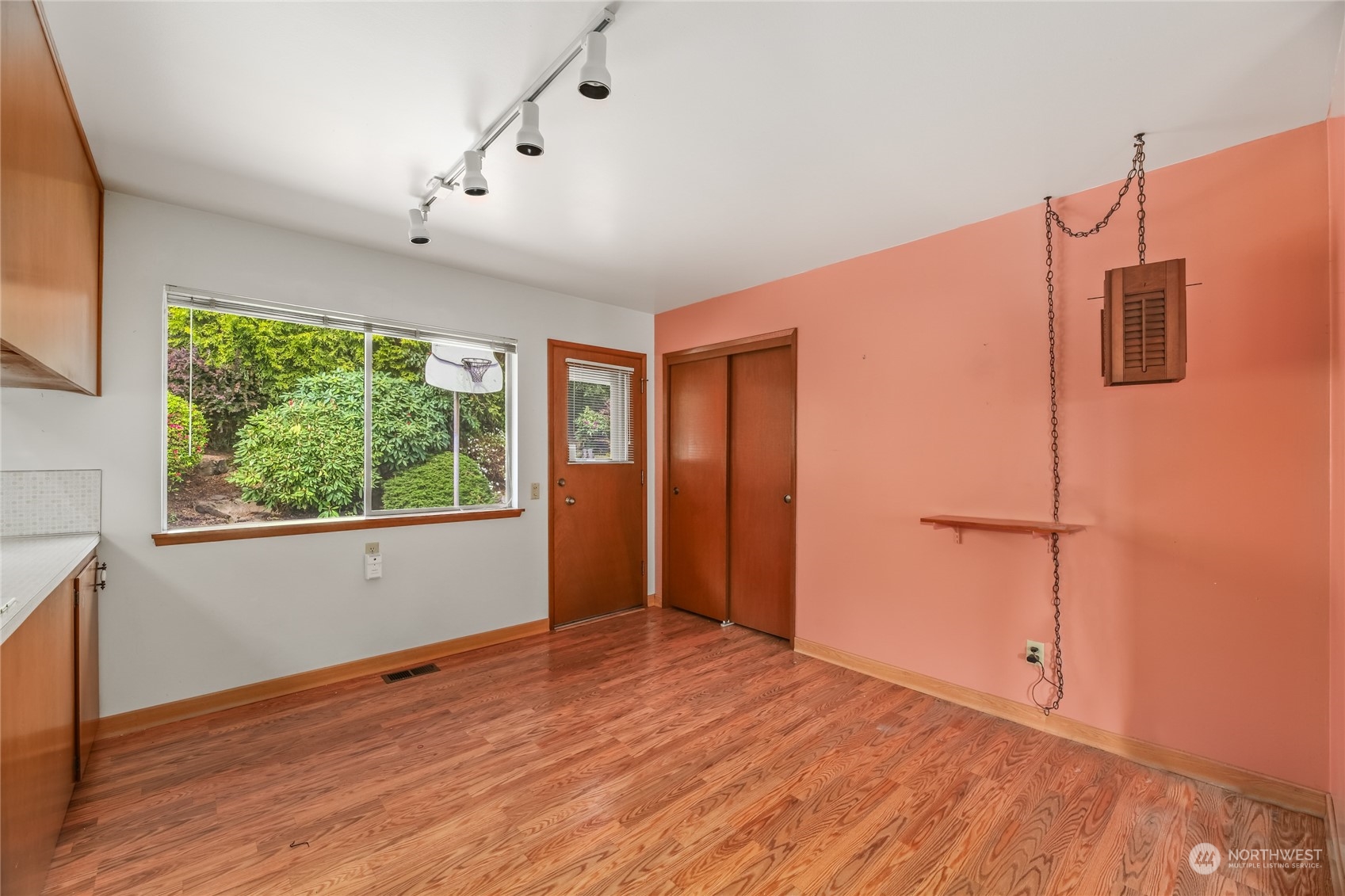 465 Stevens Avenue Northwest Renton, WA 98057 - Photo 8 of 26 Gallery Image 8