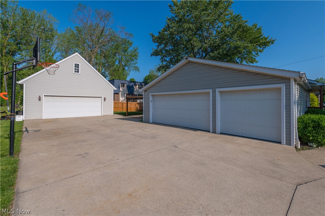 700 Harris Road Sheffield Lake, OH 44054 - Photo 40 of 49