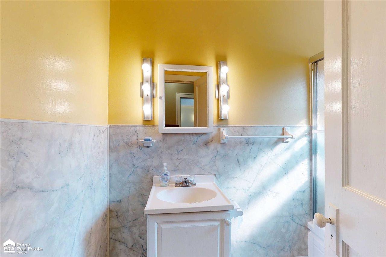 5387 North Genesee Road Flint, MI 48506 - Photo 11 of 30