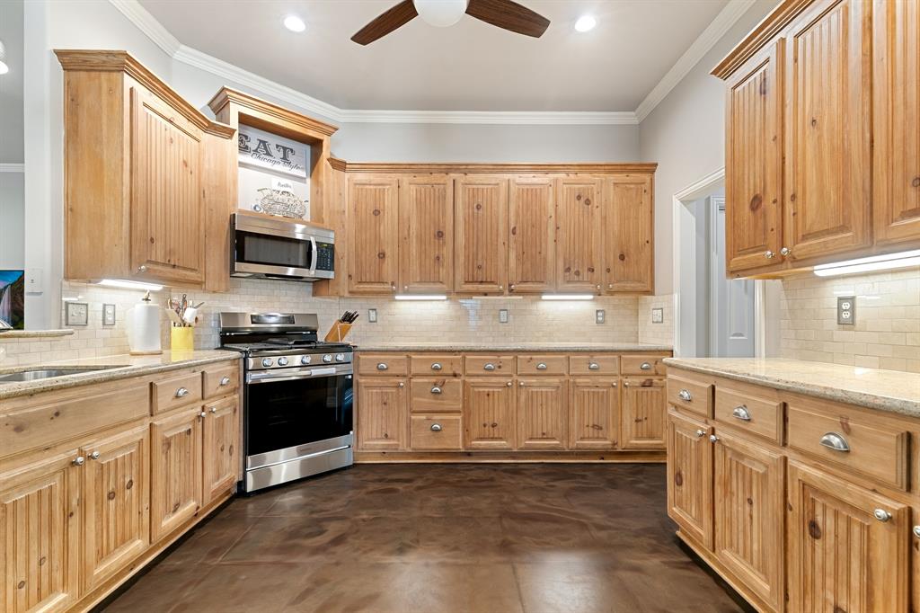 8000 Rodeo Drive Denton, TX 76208 - Photo 8 of 40