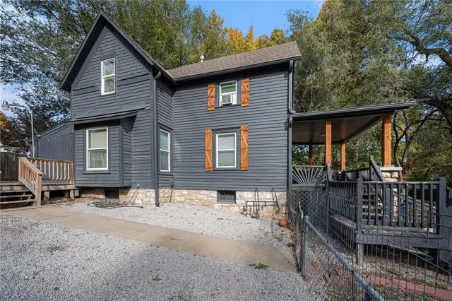 $205,000 | 804 South Home Avenue, Independence, MO 64053