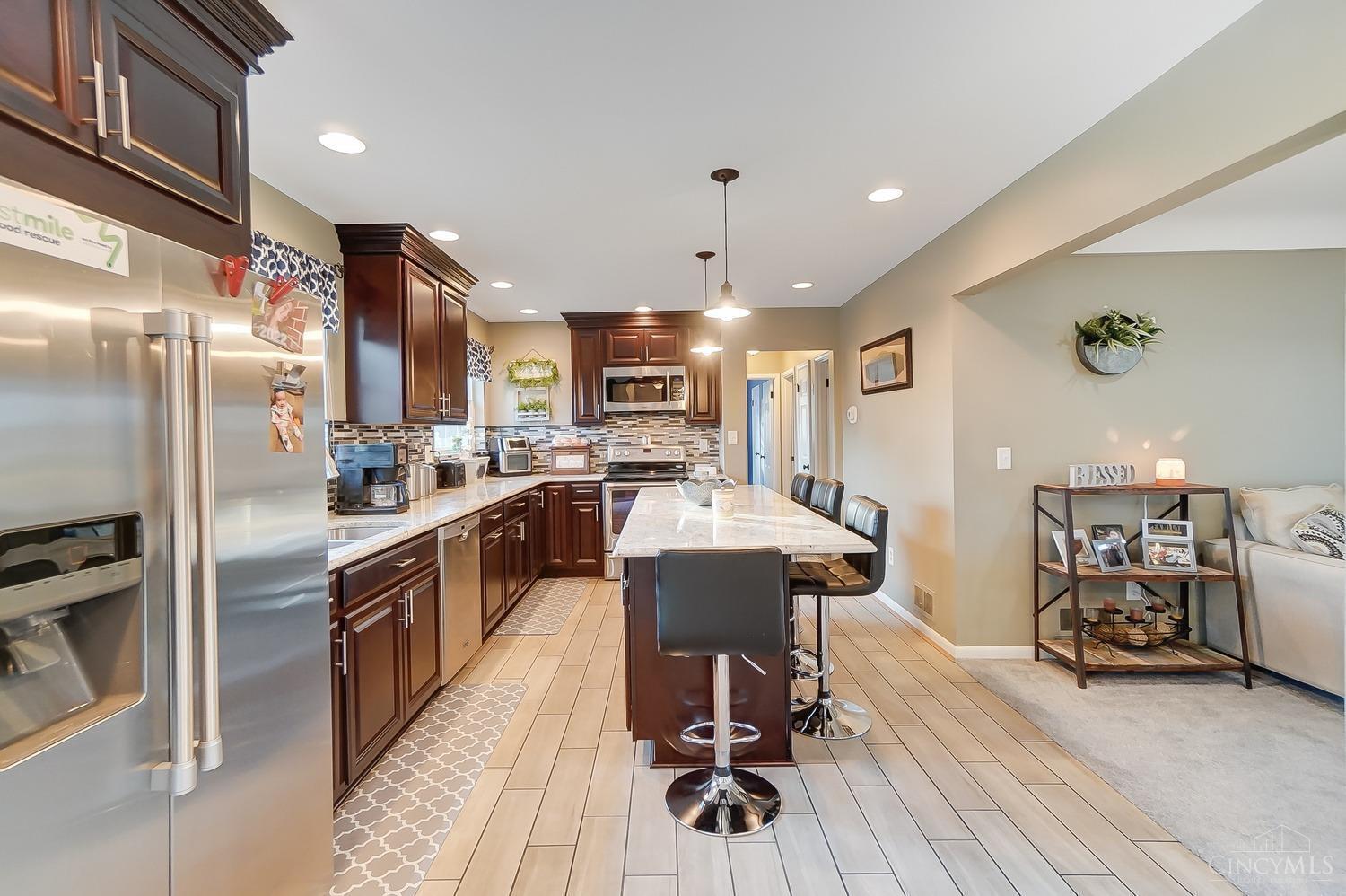 2875 Ranlyn Court Cincinnati, OH 45239 - Photo 9 of 45 Gallery Image 9
