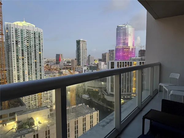 $4,000 | 485 Brickell Avenue, Unit 2606, Miami, FL 33131