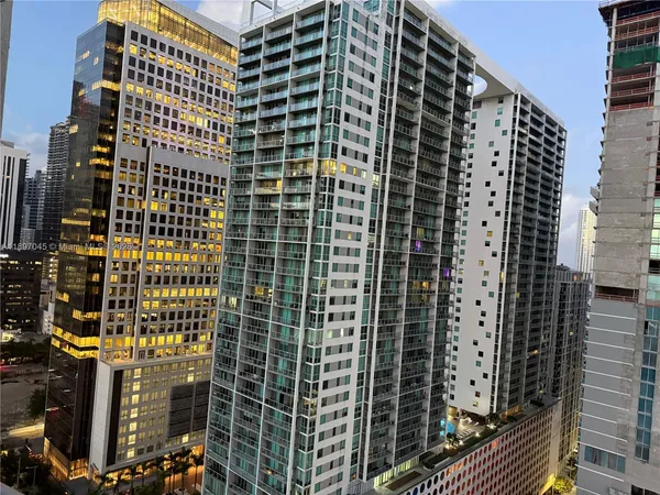 $4,000 | 485 Brickell Avenue, Unit 2606, Miami, FL 33131