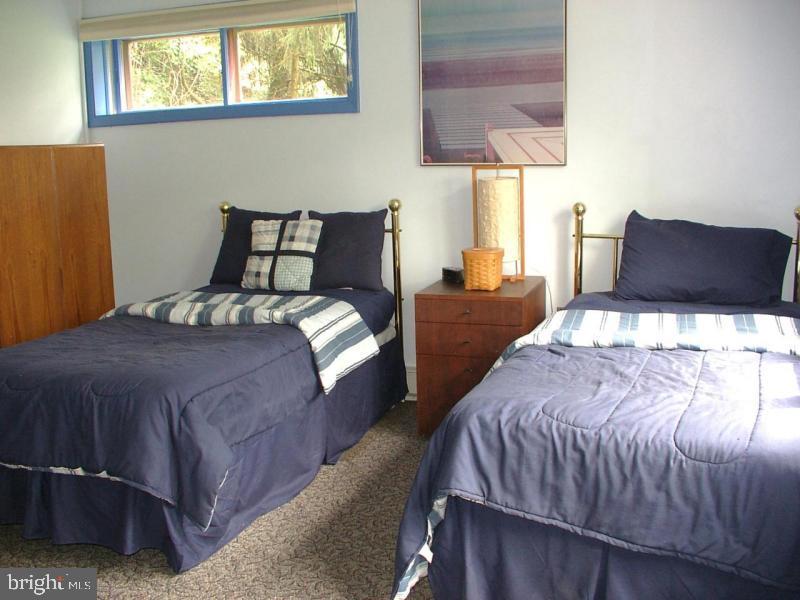 1295 Meadowbrook Road Lancaster, PA 17603 - Photo 11 of 14 Gallery Image 11