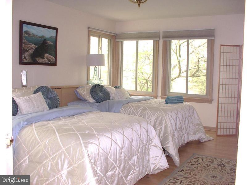 1295 Meadowbrook Road Lancaster, PA 17603 - Photo 8 of 14 Gallery Image 8