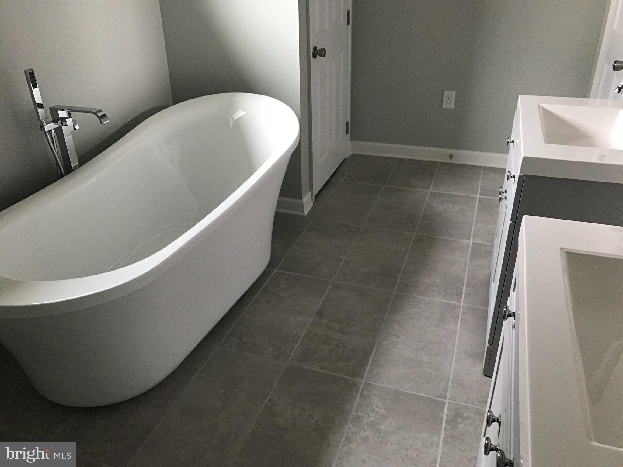 4105 Eder Road Baltimore, MD 21222 - Photo 42 of 84 Master Bathroom