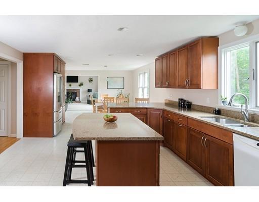 768 First Parish Road Scituate, MA 02066 - Photo 6 of 30 Gallery Image 6