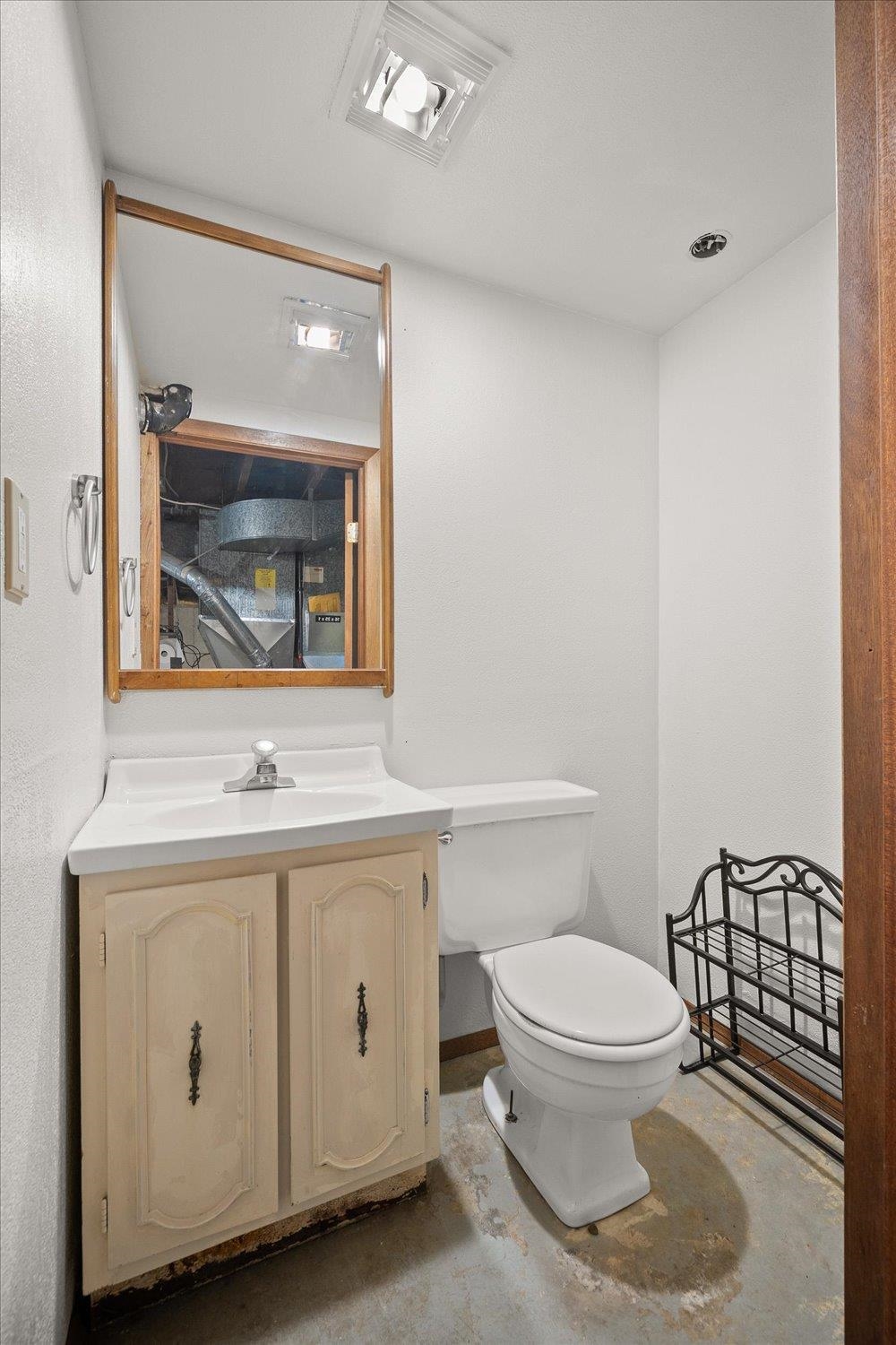 825 East Sanson Avenue Spokane, WA 99207 - Photo 12 of 23