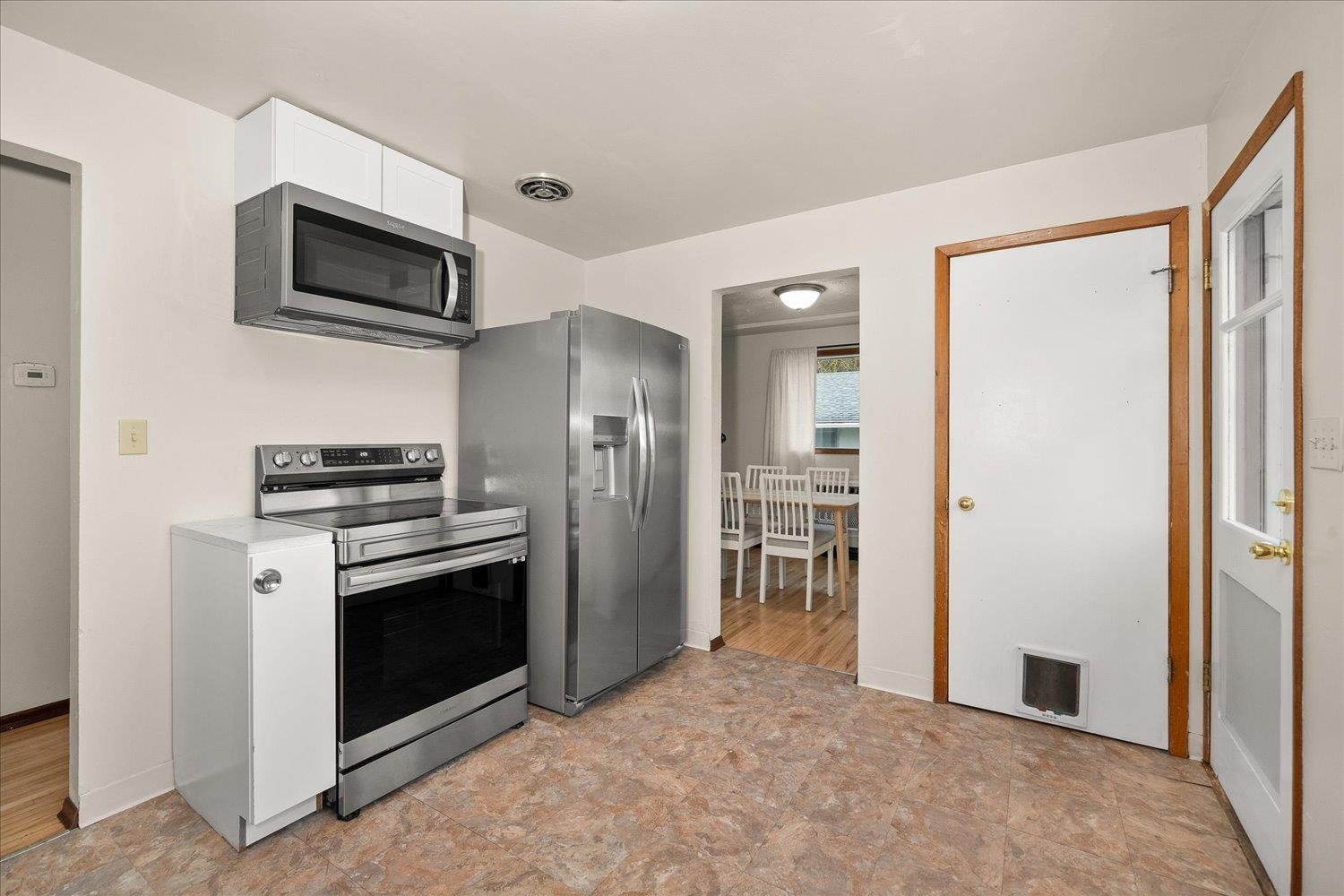 825 East Sanson Avenue Spokane, WA 99207 - Photo 6 of 23