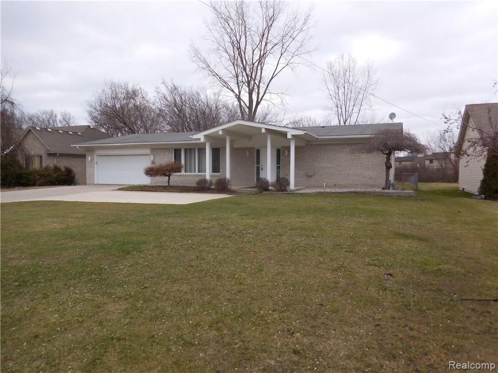 17619 21 Mile Road Macomb, MI 48044 - Photo 3 of 24 DSCN0227.JPG