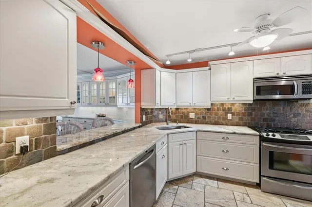 $449,000 | 6060 Shore Boulevard South, Unit 203, Gulfport, FL 33707