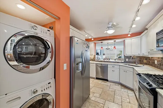 $449,000 | 6060 Shore Boulevard South, Unit 203, Gulfport, FL 33707