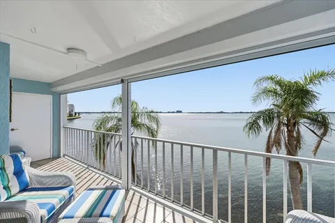 $399,900 | 6060 Shore Boulevard South, Unit 203, Gulfport, FL 33707