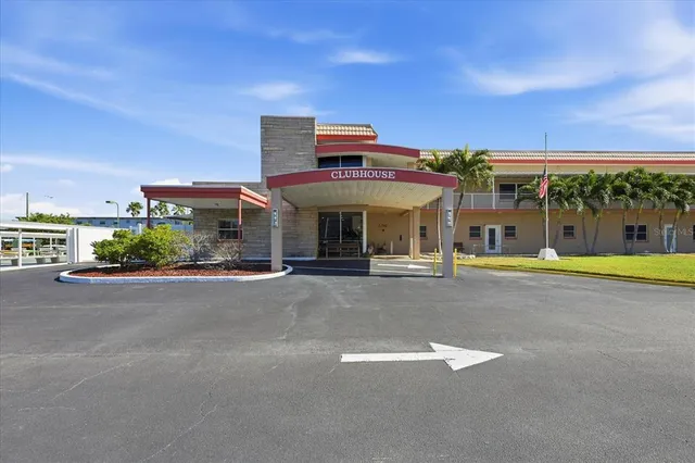 $449,000 | 6060 Shore Boulevard South, Unit 203, Gulfport, FL 33707