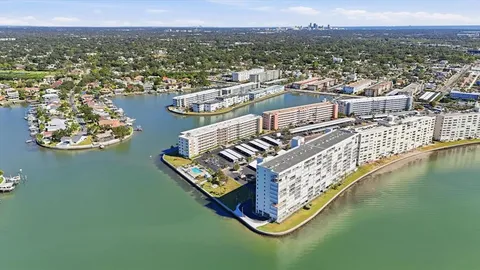 $449,000 | 6060 Shore Boulevard South, Unit 203, Gulfport, FL 33707