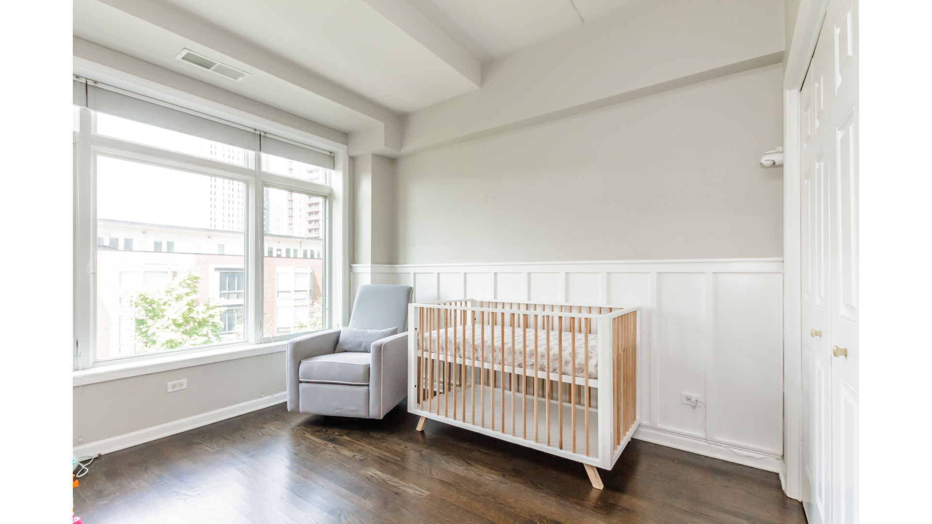 657 West Fulton Street, Unit 412 Chicago, IL 60661 - Photo 18 of 25 a view of livingroom with furniture and window