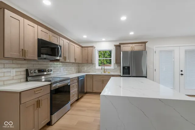 $295,000 | 6530 West Us Highway, North Vernon, IN 47265