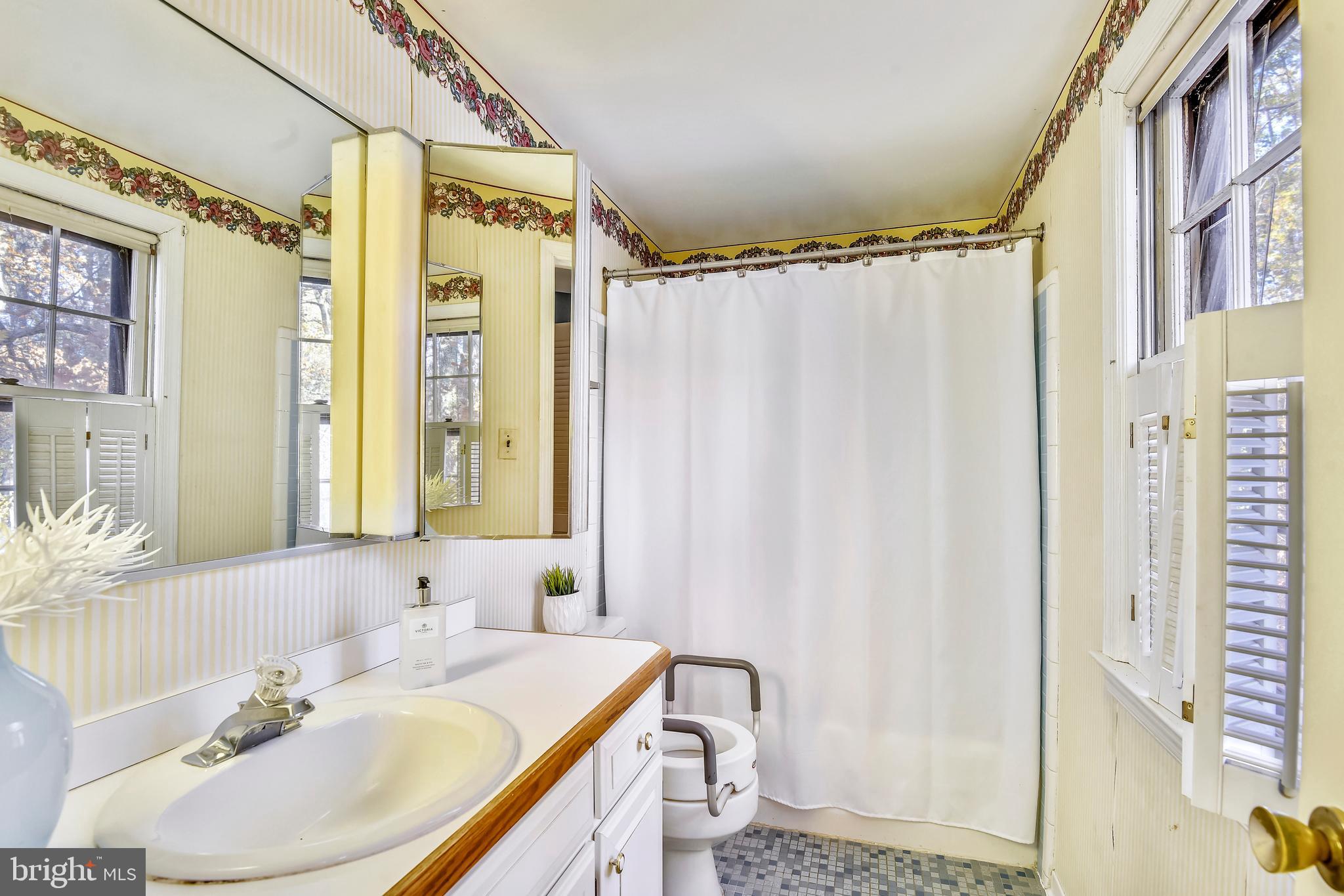11342 Vale Road Oakton, VA 22124 - Photo 18 of 34 Master Bath