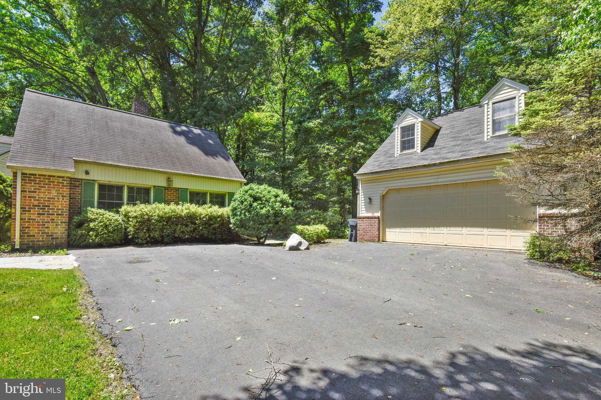 11342 Vale Road Oakton, VA 22124 - Photo 4 of 34 Detached 2 Car Garage with Room Above