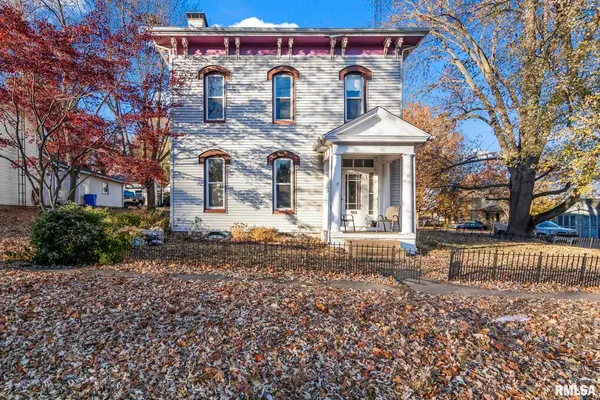 $135,000 | 203 West Sheridan Road, Petersburg, IL 62675