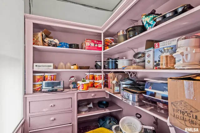 $149,900 | 203 West Sheridan Road, Petersburg, IL 62675