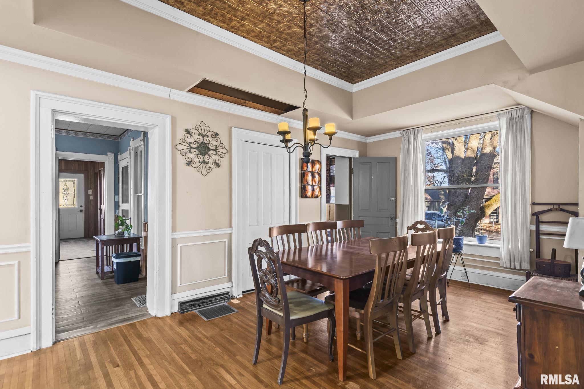 203 West Sheridan Road Petersburg, IL 62675 - Photo 12 of 38