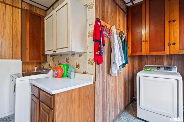 $149,900 | 203 West Sheridan Road, Petersburg, IL 62675