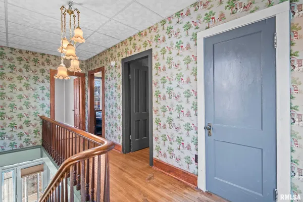 $135,000 | 203 West Sheridan Road, Petersburg, IL 62675