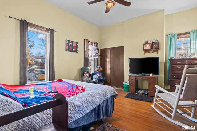 $149,900 | 203 West Sheridan Road, Petersburg, IL 62675