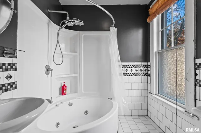 $149,900 | 203 West Sheridan Road, Petersburg, IL 62675