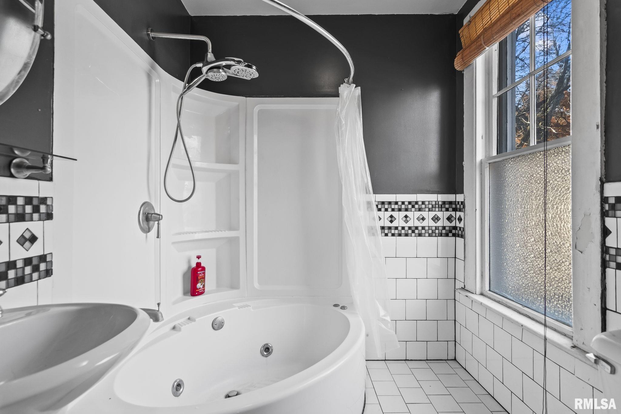 203 West Sheridan Road Petersburg, IL 62675 - Photo 24 of 38