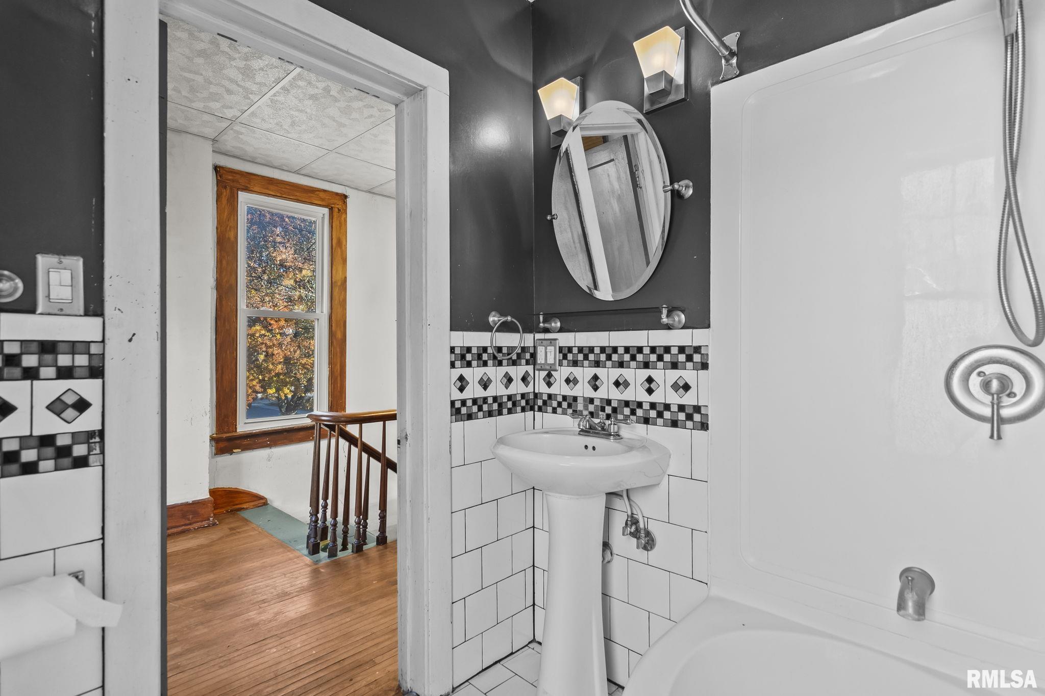 203 West Sheridan Road Petersburg, IL 62675 - Photo 28 of 38