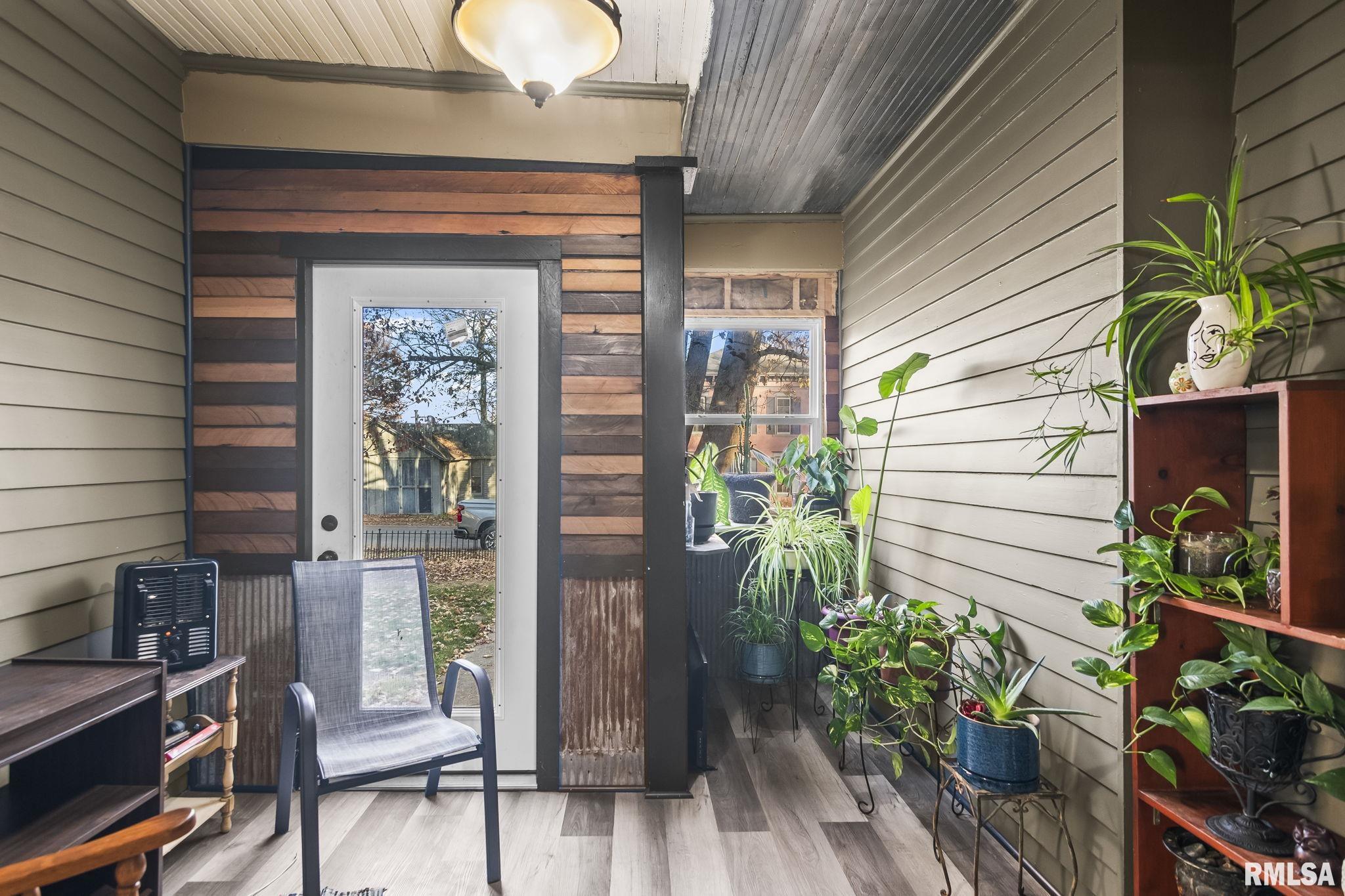 203 West Sheridan Road Petersburg, IL 62675 - Photo 31 of 38