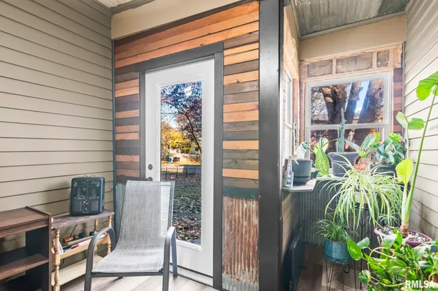 $149,900 | 203 West Sheridan Road, Petersburg, IL 62675