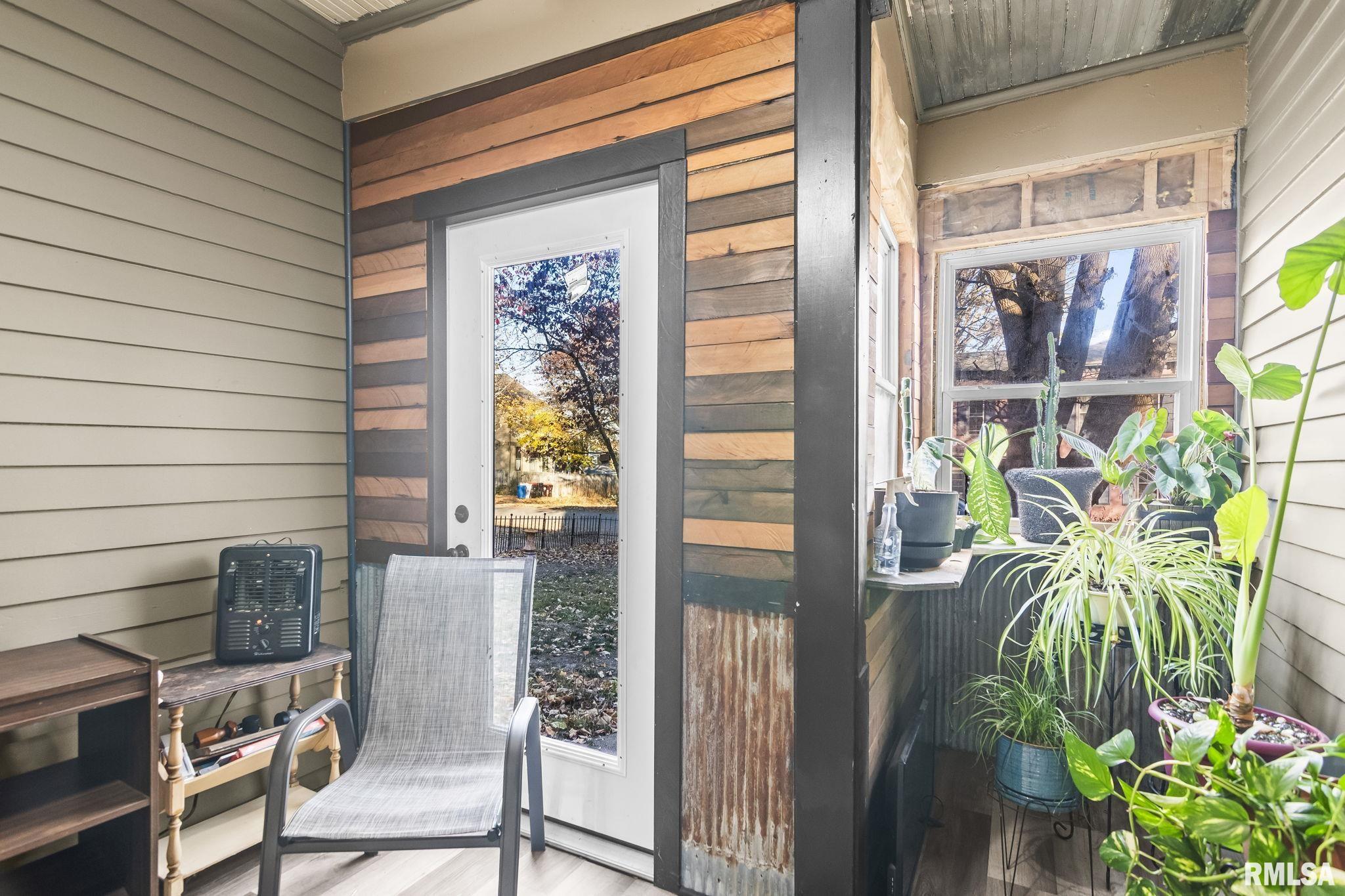 203 West Sheridan Road Petersburg, IL 62675 - Photo 32 of 38