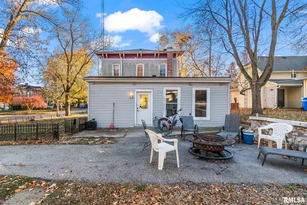 $135,000 | 203 West Sheridan Road, Petersburg, IL 62675