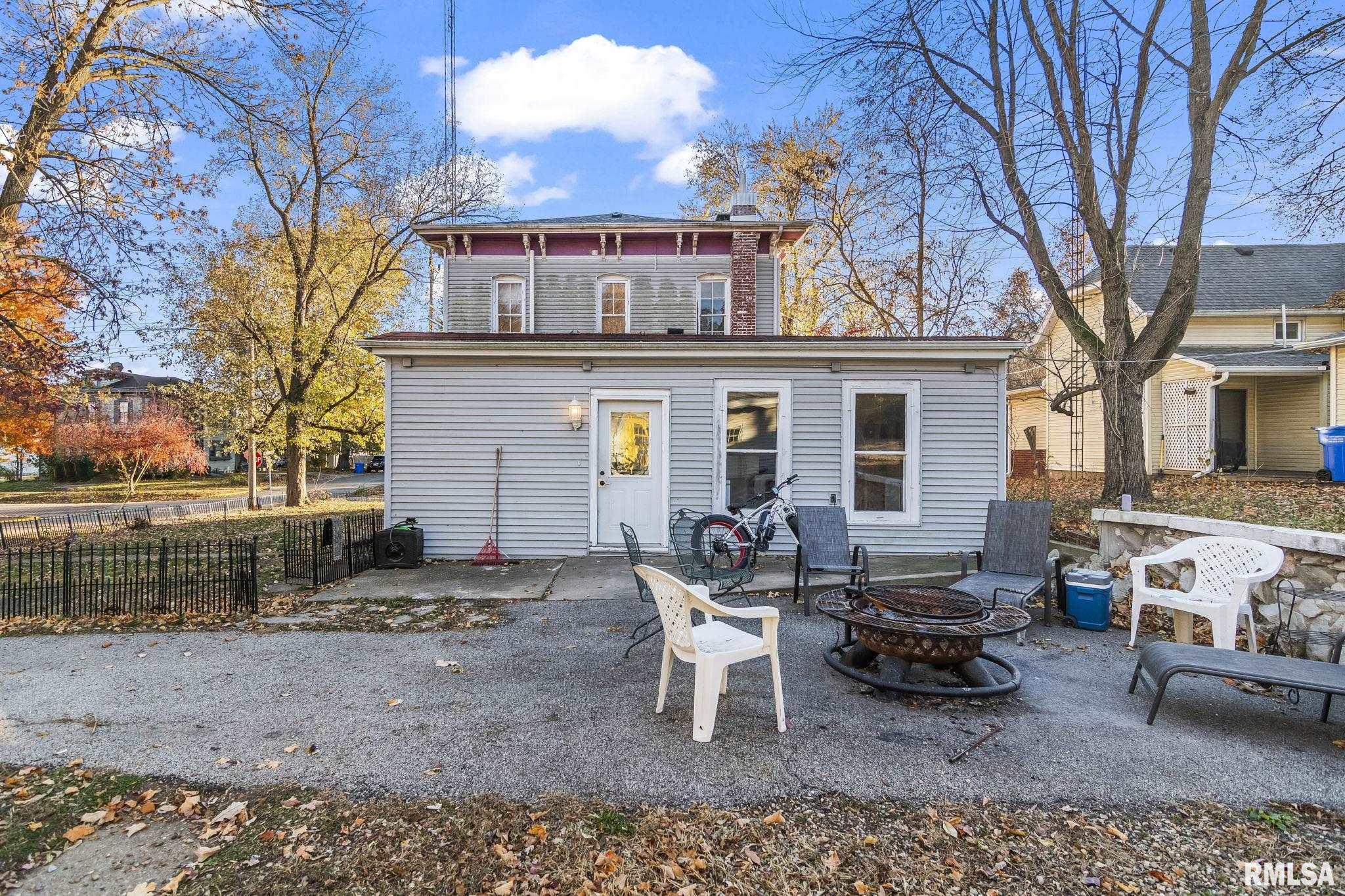 203 West Sheridan Road Petersburg, IL 62675 - Photo 35 of 38