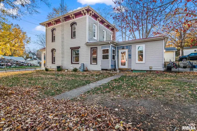 $149,900 | 203 West Sheridan Road, Petersburg, IL 62675