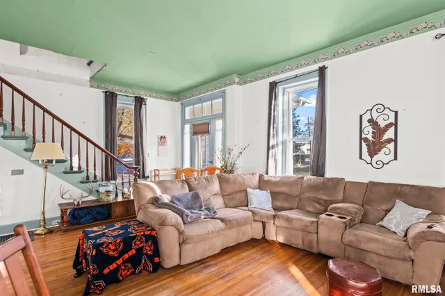 $149,900 | 203 West Sheridan Road, Petersburg, IL 62675