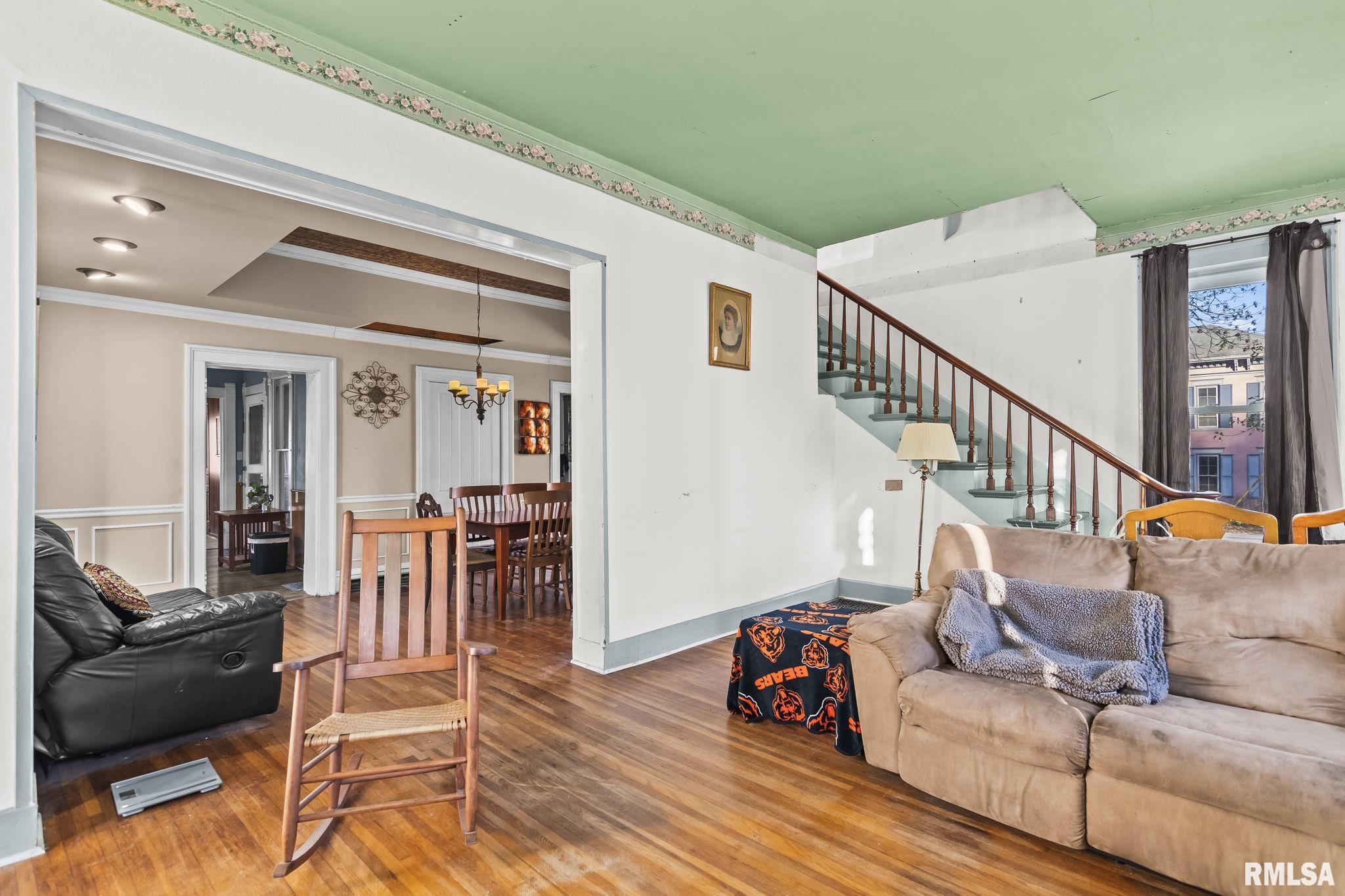 203 West Sheridan Road Petersburg, IL 62675 - Photo 5 of 38