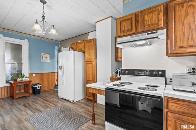 $149,900 | 203 West Sheridan Road, Petersburg, IL 62675