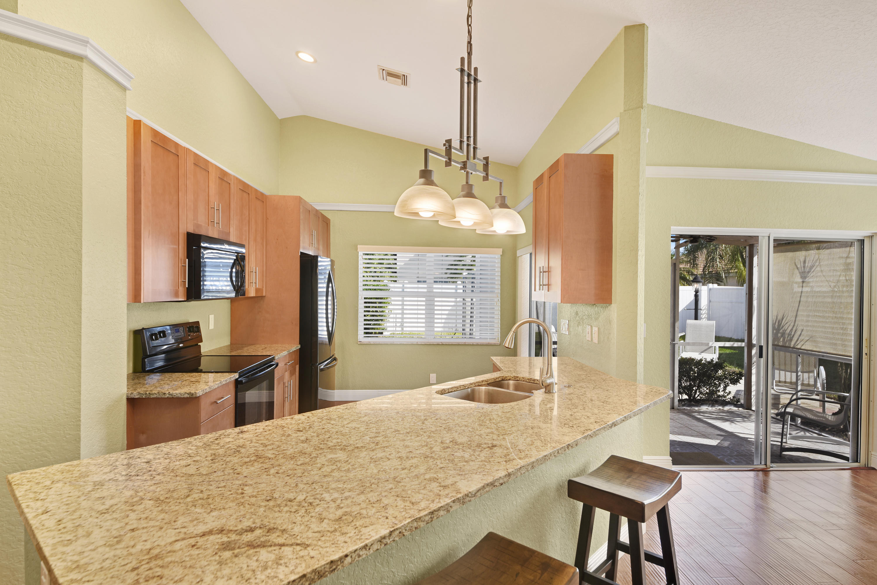 4095 Sabal Lakes Road Delray Beach, FL 33445 - Photo 5 of 21 05