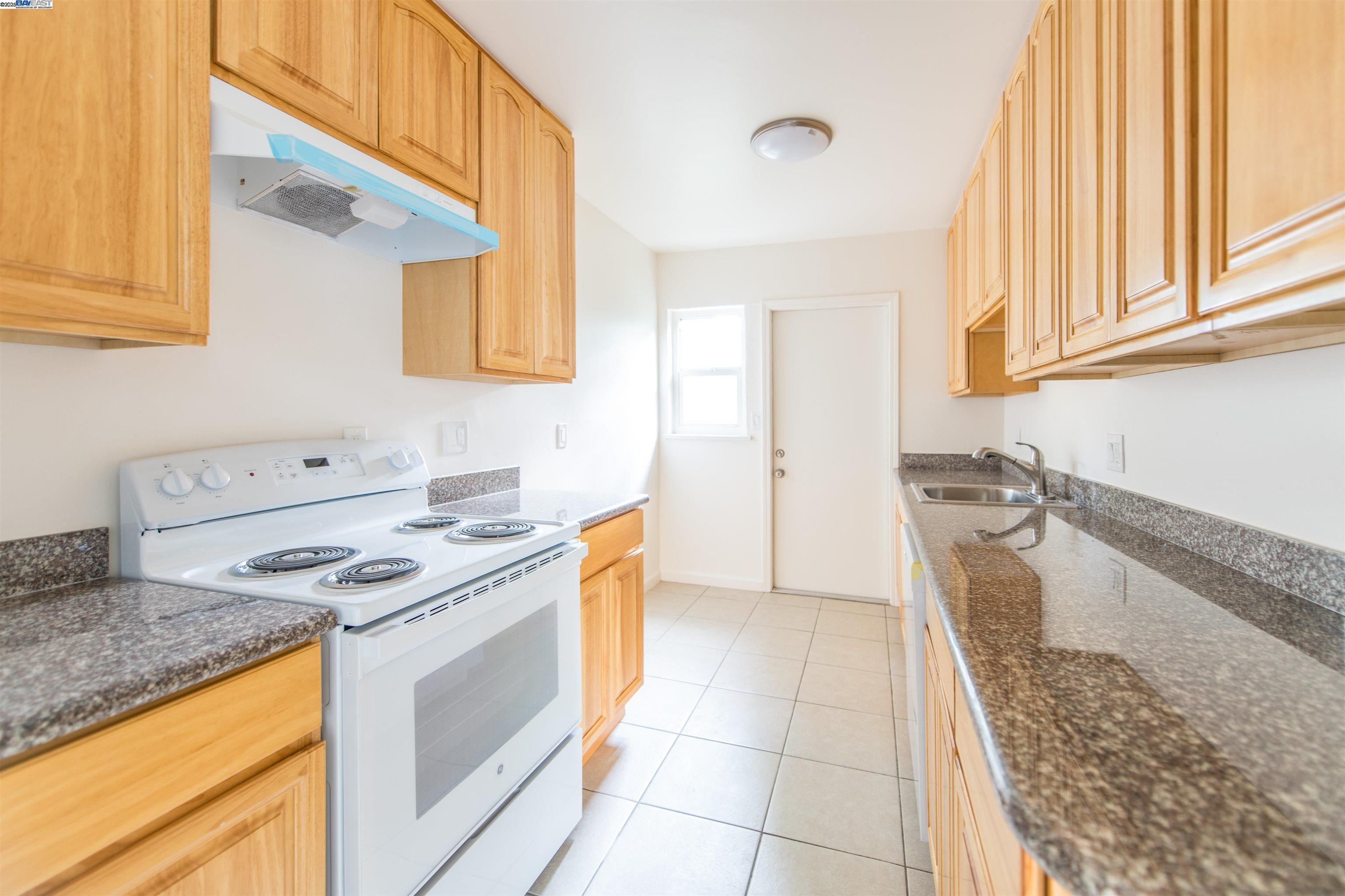 1815 Fairview Street, Unit 2 Berkeley, CA 94703 - Photo 6 of 11