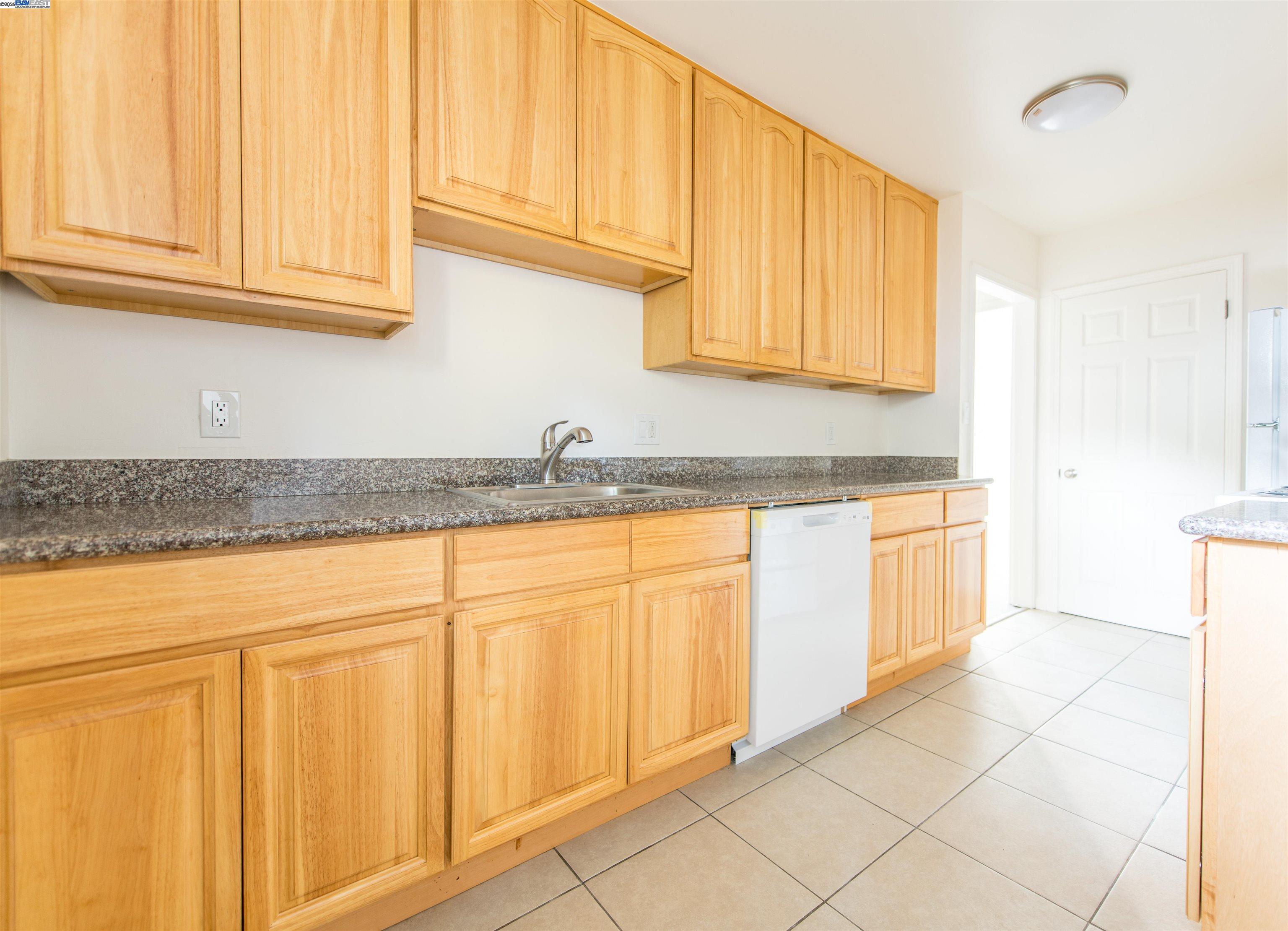 1815 Fairview Street, Unit 2 Berkeley, CA 94703 - Photo 7 of 11