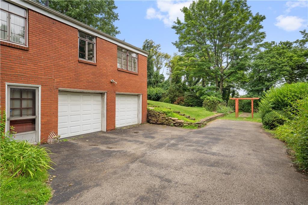 504 Edgewood Road Pittsburgh, PA 15221 - Photo 3 of 47 Gallery Image 3