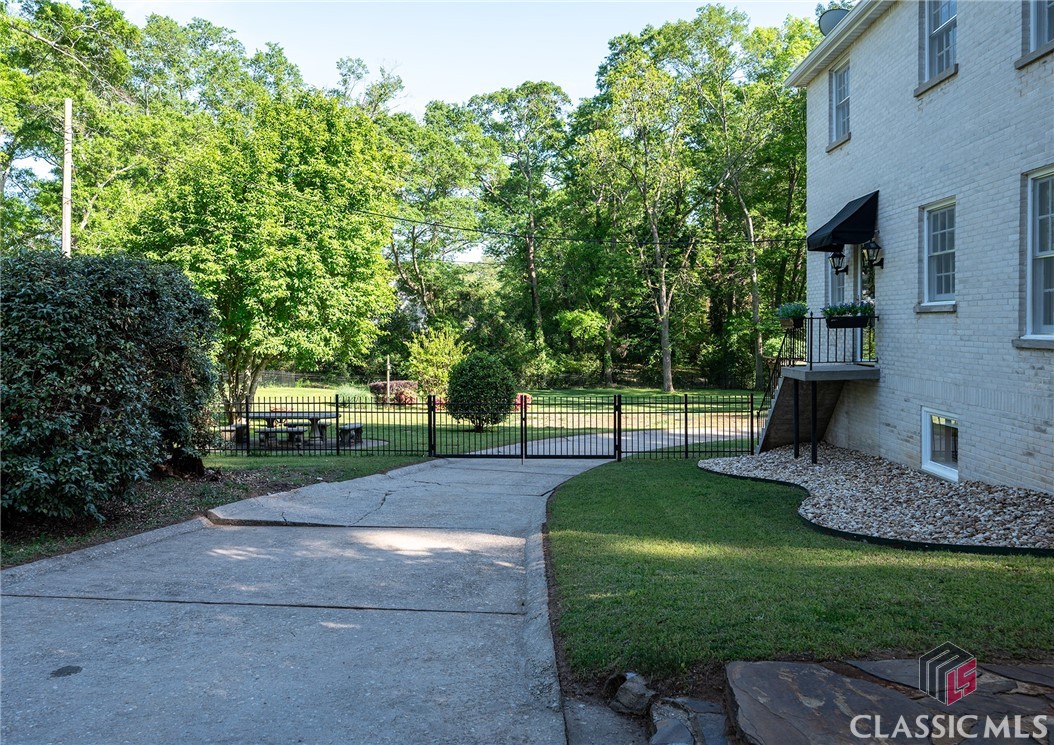 8772 Jefferson Road Commerce, GA 30529 - Photo 48 of 52 driveway