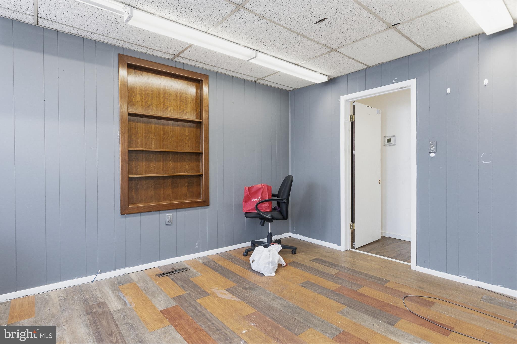 212 West Main Street Elkton, MD 21921 - Photo 7 of 35 a room that has a bed and a window
